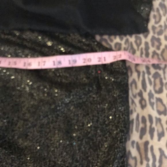 Sunny Taylor XL black metallic top gold threaded  overlay at shoulder NWOT - Picture 5 of 8